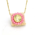 Collar Faith dorado con colgante cuadrado de cuentas rosas y cadena de bolas de oro de 18k - Estilo de Palabra de Fe (A1)