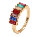 Eleganter vergoldeter Ring mit sieben bunten rechteckigen Edelsteinen in Regenbogenfarben - Einheitsgröße / Bunter rechteckiger Strass-Stil (M589)
