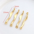 Detail eines 37 mm vergoldeten S-förmigen Schmuckverbinders mit Maßangaben - Groß / Gold