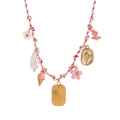 Collana in corda intrecciata rosa con ciondoli colorati a conchiglia e stella marina - Collana in Corda Rosa Sole