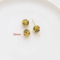 Makroaufnahme von 10mm vergoldeten hohlen Cloisonné-Perlen mit blauem Emaille-Muster - Blau Gold Traditionelles Musterstil (Stil 7 Einzeln)