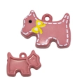 Pendentif chiot rose en résine avec nœud jaune et détails de coutures décoratives - Rose Foncé