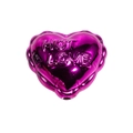 Magenta herzförmige Acrylperle mit Hot Love Prägung für DIY-Schmuckherstellung - Metallisches Herz Magenta