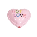 Rosa herzförmige Acrylperle mit bunten HOT LOVE Buchstaben und Loch für DIY - Lackiertes Herz Rosa