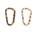 Due moschettoni con stampa leopardata con motivi animali marroni e beige su sfondo bianco - Anello a D Grande Colore Casuale