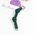 Portachiavi in pelle intrecciata verde scuro con anello in metallo e cappuccio - Verde Scuro