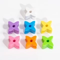 Perline acriliche colorate a forma di stella con fori grandi per gioielli fai-da-te - Lettera X / Diametro del foro 6mm / Colore Casuale