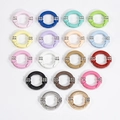 Anelli a molla rotondi colorati in lega con strass in diciassette finiture brillanti - Colore Casuale