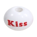 Weiße Acrylperle mit rotem Kiss-Schriftzug und Mittelloch für DIY-Schmuckherstellung - Weiß - Kiss Wort