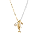 Collier style marin avec chaîne dorée, perles facettées et breloques océaniques - Collier Petit Poisson