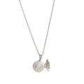 Elegante collana con ciondolo a pesce con perla bianca rotonda e dettagli in zirconi - Pesce Coda a Ventaglio Color Acciaio