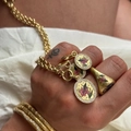 Retro gouden hanger ketting met floraal emaille kunst en hemelse gegraveerde sieraden - Roos Oorbellen