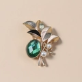 Elegant leaf brooch with green gemstone, pearls and brushed gold-silver metal finish - Green KC Gold