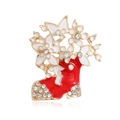 Festliche Weihnachts-Stiefel-Brosche mit weißen Emaille-Blumen und funkelnden Kristallen - Rot & Gold