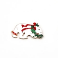 Weihnachtliche Eisbär-Brosche mit Emaille-Stechpalmenkranz und roter Schleife auf Gold - Weißes KC-Gold