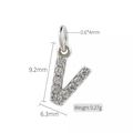 Ciondolo lettera V in rame con micro-pave di zirconi e finitura lucida a specchio - Lettera V (h-10329)