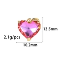 Vista detallada del colgante corazón de circón rosa con medidas 13,5x10,2mm y peso 2,1g - Estilo Corazón (ZX100) / Rosa Púrpura