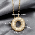 Collar con colgante de dona chapado en oro con piedras de circonia brillantes - Letra O (Colgante Suelto)