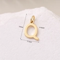 Poliertes 14K vergoldetes Buchstaben-Q-Anhänger für Halsketten, Größe 12mm x 7,7mm - 14K Gold Buchstabe Q (H-11374)