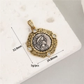 Detalle de colgante de moneda romana con relieve de Atenea y circonitas blancas - Estilo Redondo de Retrato Mitológico Vintage (H-11871)
