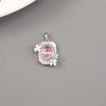 Pendentif vintage en argent avec zircon rose ovale et fleurs en émail blanc sur gris - Style Fleur de Pierre Rose Ton Argent (H-11987)