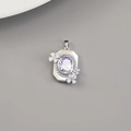 Détail d'un pendentif vintage en argent avec pierre précieuse violette et fleurs émaillées - Style Fleur de Pierre Violette Ton Argent (H-11987)