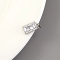 Pendente quadrato in argento con grande zirconia taglio smeraldo e cornice di diamanti - Stile Zircone Trasparente Rettangolare Tono Argento (H-10781)