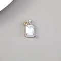Pendente in argento con pietra bianca taglio smeraldo e gemme gialle e viola - Stile Accento Geometrico Asimmetrico Tono Argento (H-12007)