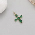 Ciondolo a croce dorata con pietre verde smeraldo e finitura lucida per gioielli DIY - Zirconia Verde (H-11699)