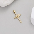 Ciondolo a croce placcato oro 14K con motivi a cuore e zirconi bianchi micro-incastonati - Zirconia Bianca (H-11693)