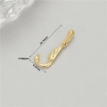 Schwanen-Anhänger aus 14K Gold mit Feder-Design und 24,76 mm Längenmaßangabe - Buchstabe J (H-11839)