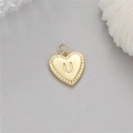Pendentif cœur plaqué or avec lettre U et texture radiale pour bijoux DIY - Lettre U (H-10532)