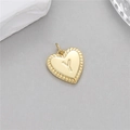 Pendentif coeur doré raffiné avec lettre Y et bords gravés romantiques au style français - Lettre Y (H-10536)