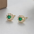 Elegantes pendientes redondos dorados con circón verde esmeralda y halo blanco - Estilo Halo de Diamante de Imitación Redondo Esmeralda (H-10189)