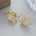 Pendientes vintage de hoja de arce con textura de lava dorada y circón cuadrado - Estilo Zirconia Cuadrada Textura Lava (H-9677)