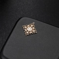 Ciondolo quadrato traforato in oro 14K con cristalli di zircone per creazione gioielli - Ciondolo Quadrato Cavo (H-2117)