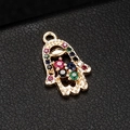 Ciondolo mano di Fatima dorato con cristalli colorati e occhio su base nera - Ciondolo Mano di Fatima (H-6192)