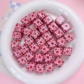 Makroaufnahme von quadratischen Acrylperlen mit Leopardenmuster für DIY-Schmuck - 14mm Würfel Lose Perle / Rosenroter Leopard
