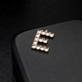 Colgante letra E dorada con circonitas para collares y pendientes personalizados - Letra E Oro 14K (H-6579)