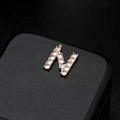 Colgante letra N con circonitas micro-engastadas acabado dorado para collares - Letra N Oro 14K (H-6588)