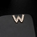 Colgante letra W dorado con circonitas sobre base de cuero negro elegante - Letra W Oro 14K (H-6597)