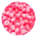 Dettaglio di perle rotonde a righe rosa con fori centrali per gioielli fai-da-te - Rosa Brillante Traslucido