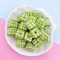 Vista detallada de cuentas cuadradas de acrílico con patrón de pata de gallo DIY - 16 Tamaño / Verde
