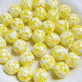 16mm gelbe Harzperlen mit weißen Herzmustern für DIY Schmuck und Schlüsselanhänger - 16mm (Öffnung ca. 2mm) / Gelb