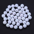 Makroaufnahme von 4-12mm schillernden Acrylperlen mit AB-Beschichtung für DIY-Schmuck - 6mm / 300 Stück / Gelee-Weiß