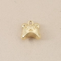 Détail du pendentif tigre en plaqué or 18K avec texture métallique lisse pour bijoux DIY - Or
