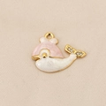 Détail du pendentif dauphin plaqué or avec émail rose et accents de zircons étincelants - Rose (PJ0363-Or Rose)