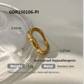 Elegante anello ondulato in acciaio inossidabile placcato oro 18K con cristalli - US 7 / Stile Onda Micro-set (GDR250106-PI)