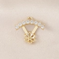 Detalle del colgante geométrico de pendientes bañados en oro 18k con siete circonitas - Estilo de Fila de Taladro en Forma de Abanico (PJ0085) / Dorado