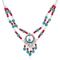 Collana etnica bohémien a doppio strato con ciondolo traforato argento e nappe colorate - Blu Lago + Rosso + Argento Antico